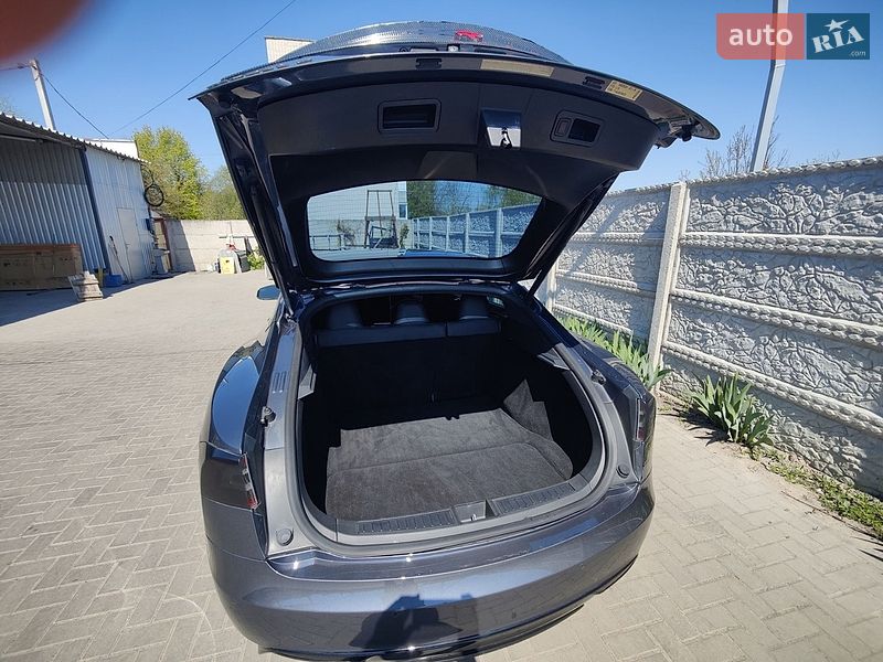 Лифтбек Tesla Model S 2014 в Черкассах