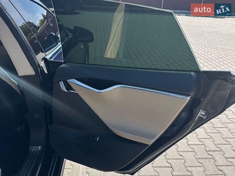 Лифтбек Tesla Model S 2013 в Одессе
