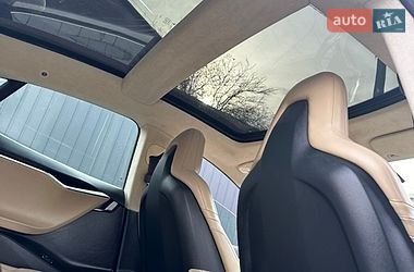 Лифтбек Tesla Model S 2016 в Ивано-Франковске