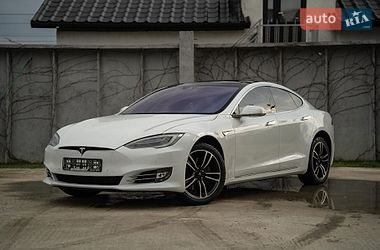 Лифтбек Tesla Model S 2016 в Черновцах