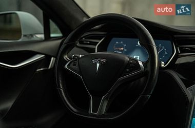Лифтбек Tesla Model S 2016 в Черновцах