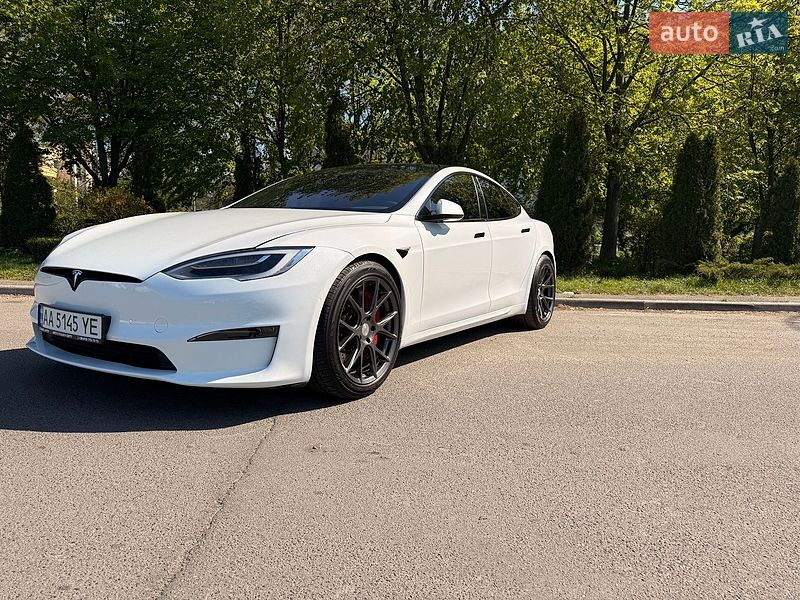 Лифтбек Tesla Model S 2021 в Киеве