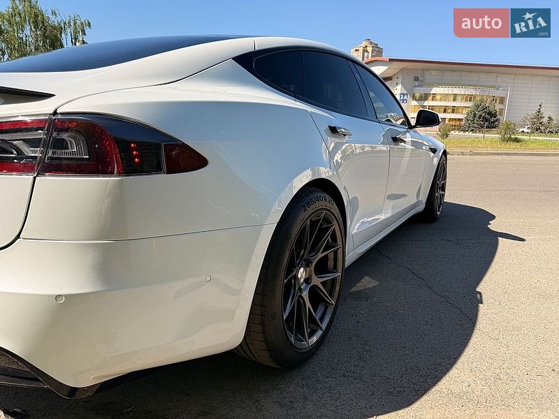 Лифтбек Tesla Model S 2021 в Киеве