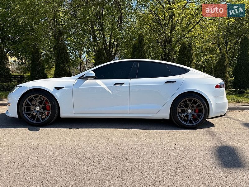 Лифтбек Tesla Model S 2021 в Киеве фото 7 Лифтбек Tesla Model S 2021 в Киеве