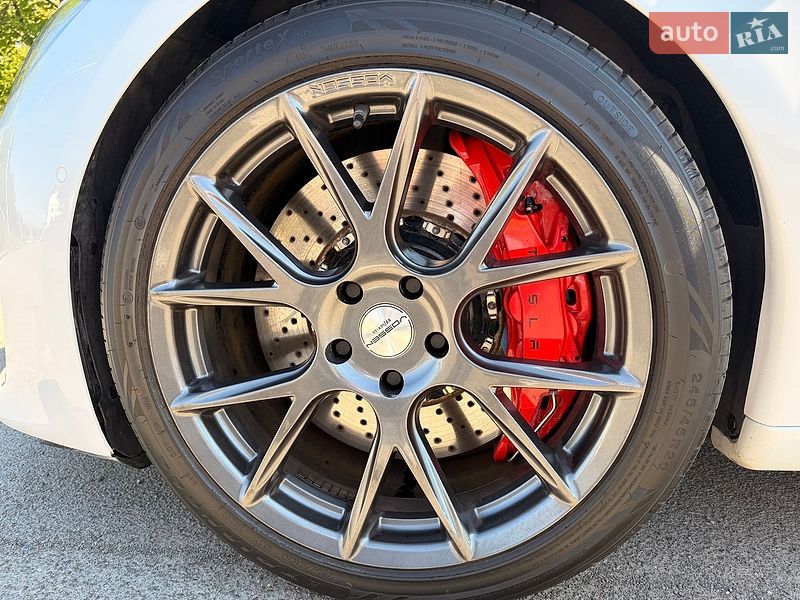 Лифтбек Tesla Model S 2021 в Киеве фото 10 Лифтбек Tesla Model S 2021 в Киеве