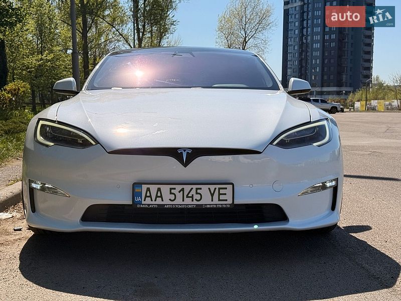 Лифтбек Tesla Model S 2021 в Киеве