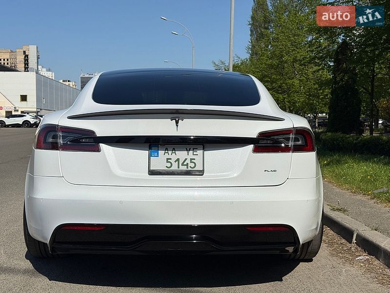 Лифтбек Tesla Model S 2021 в Киеве фото 12 Лифтбек Tesla Model S 2021 в Киеве