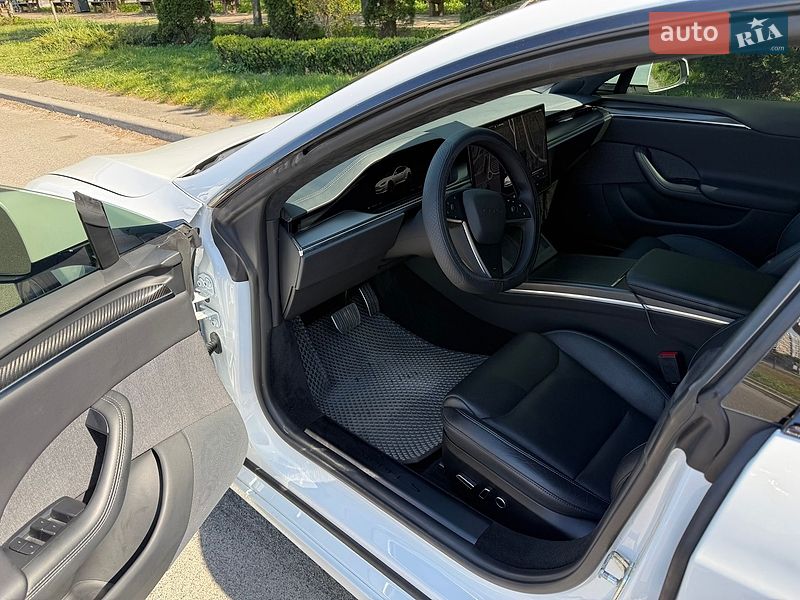 Лифтбек Tesla Model S 2021 в Киеве фото 15 Лифтбек Tesla Model S 2021 в Киеве