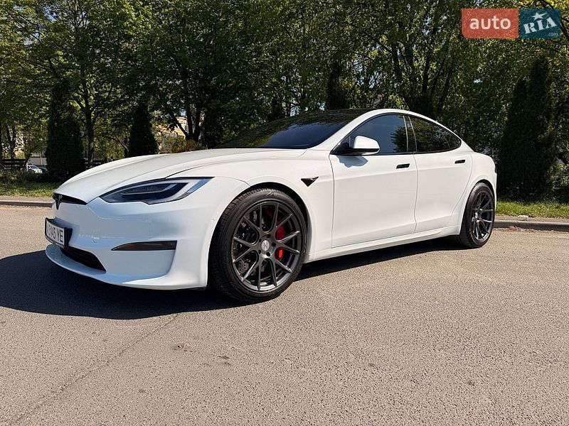 Лифтбек Tesla Model S 2021 в Киеве