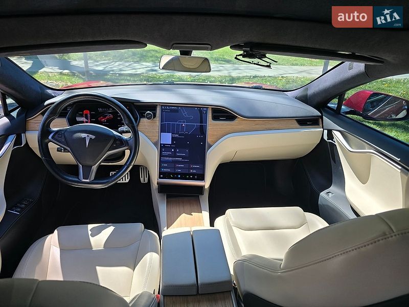 Лифтбек Tesla Model S 2020 в Ужгороде