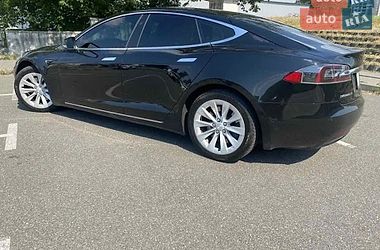 Лифтбек Tesla Model S 2016 в Киеве