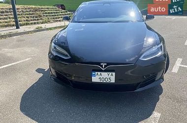 Лифтбек Tesla Model S 2016 в Киеве