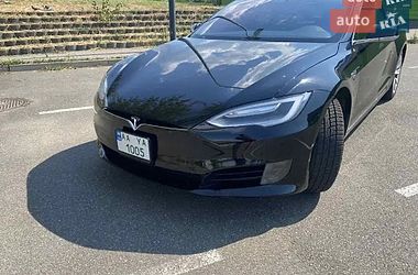 Лифтбек Tesla Model S 2016 в Киеве