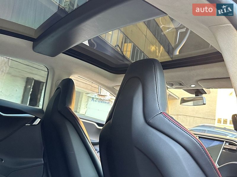 Лифтбек Tesla Model S 2014 в Киеве