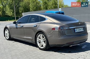 Лифтбек Tesla Model S 2015 в Каменец-Подольском
