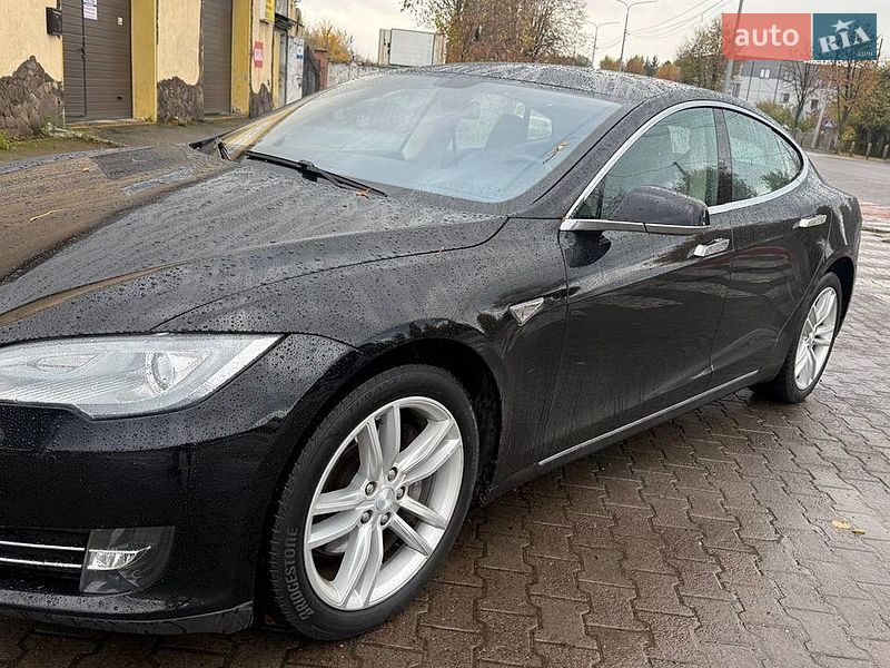 Лифтбек Tesla Model S 2013 в Кременчуге
