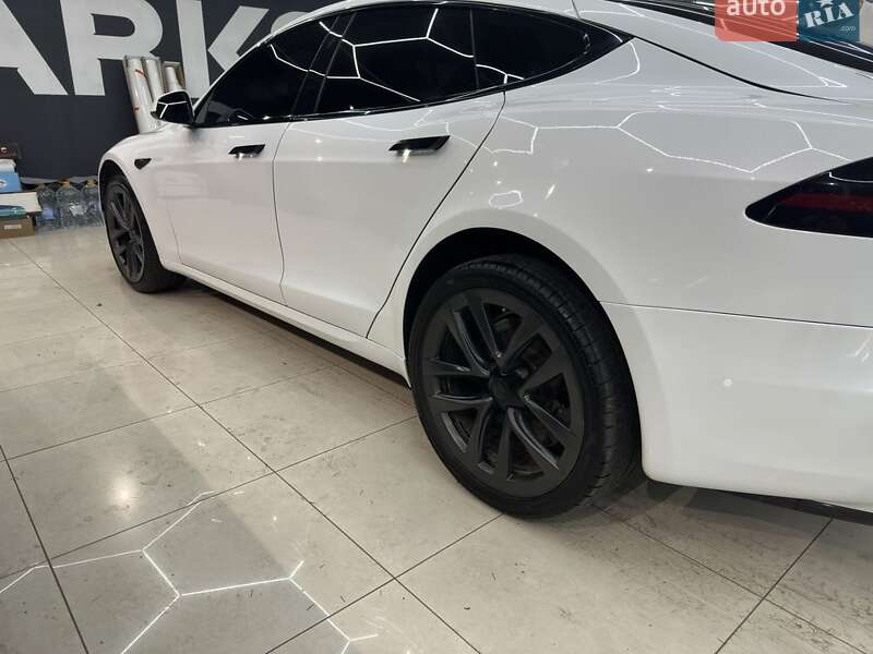 Лифтбек Tesla Model S 2022 в Днепре