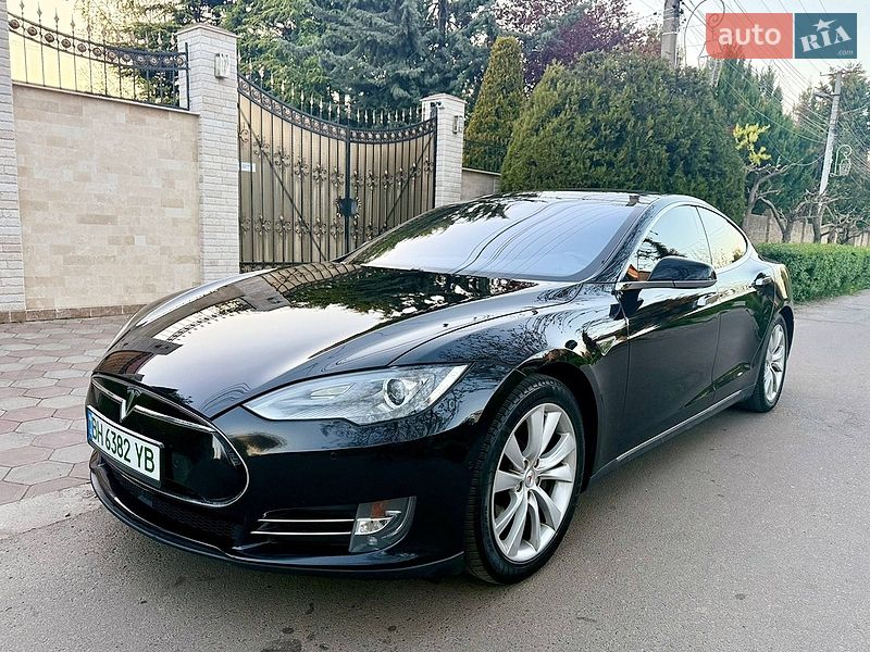 Лифтбек Tesla Model S 2015 в Одессе