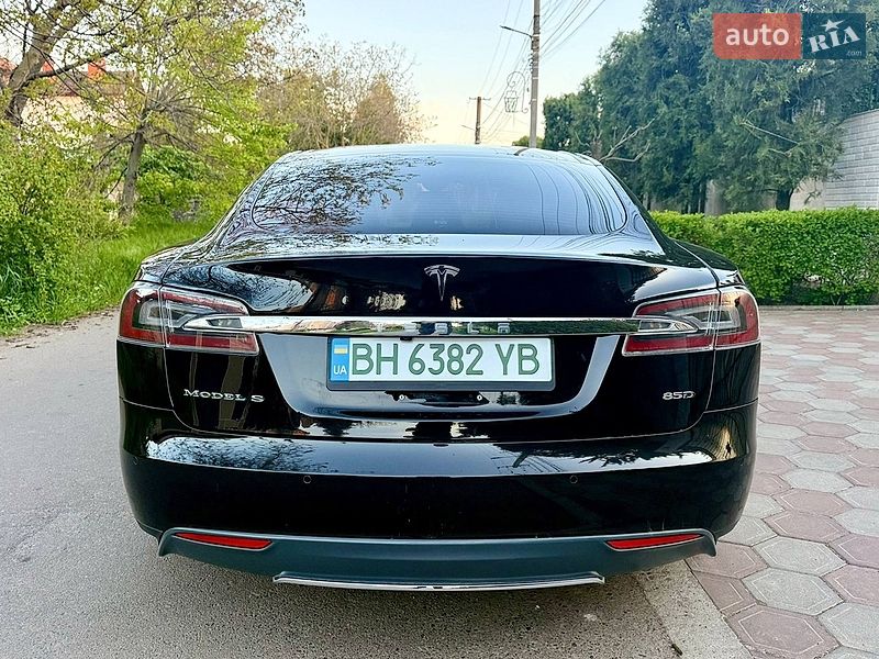 Лифтбек Tesla Model S 2015 в Одессе