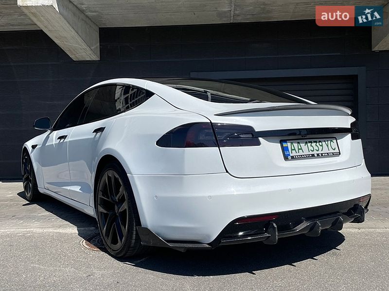 Лифтбек Tesla Model S 2021 в Киеве