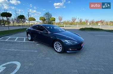 Лифтбек Tesla Model S 2017 в Киеве