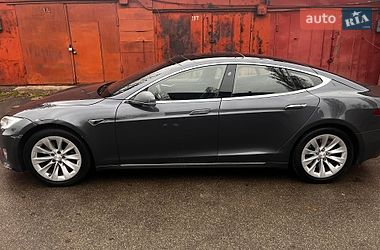 Лифтбек Tesla Model S 2017 в Киеве