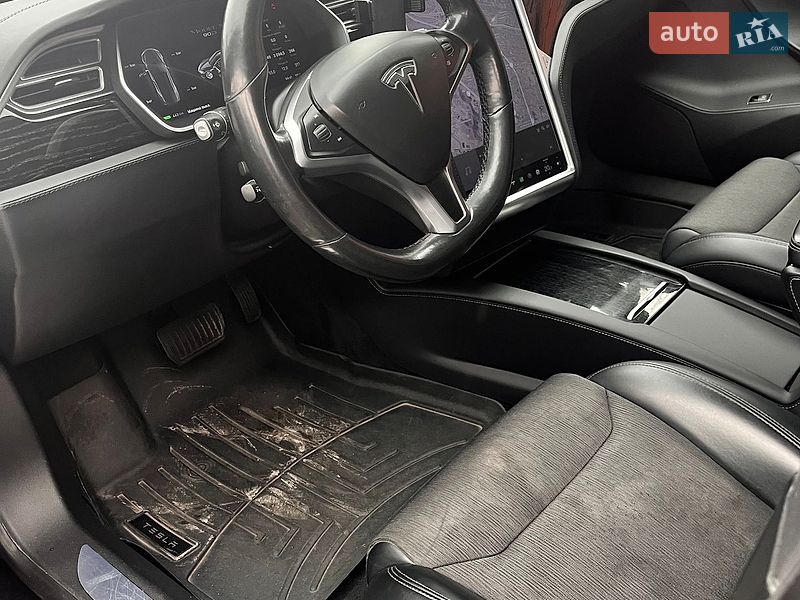 Лифтбек Tesla Model S 2017 в Киеве