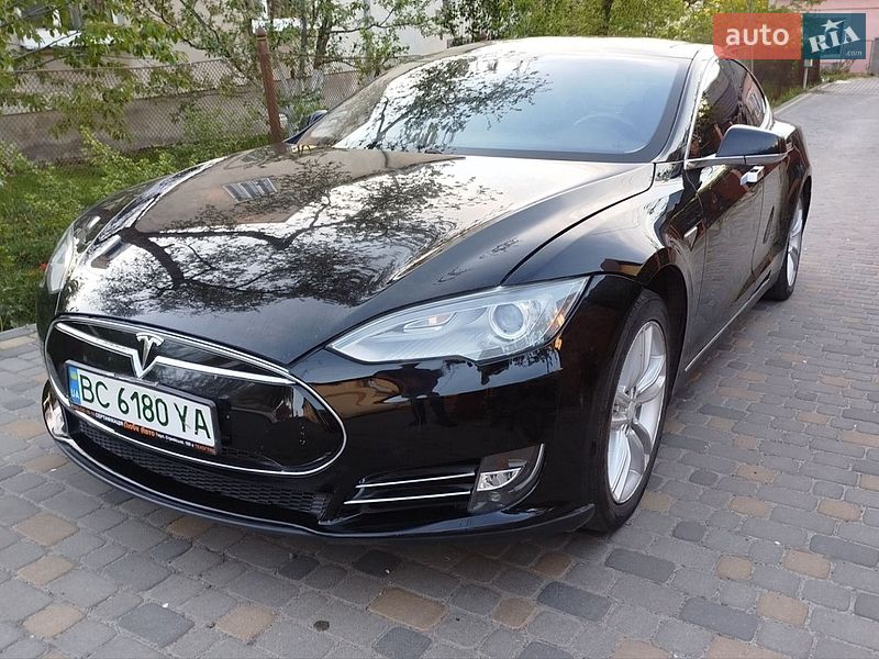 Tesla Model S 2013