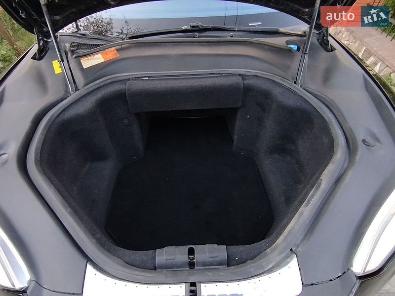 Лифтбек Tesla Model S 2013 в Львове
