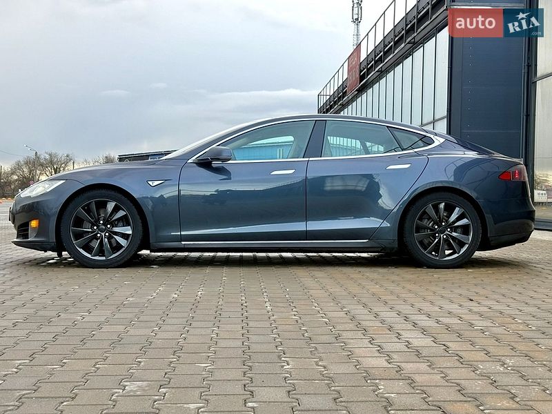 Лифтбек Tesla Model S 2015 в Одессе
