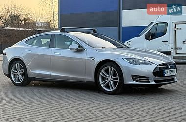 Лифтбек Tesla Model S 2014 в Ровно
