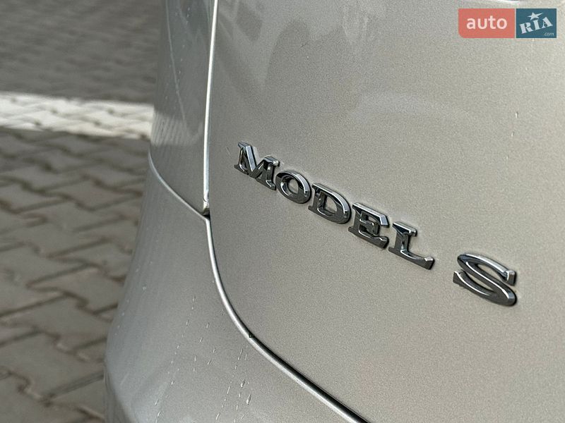 Лифтбек Tesla Model S 2014 в Ровно