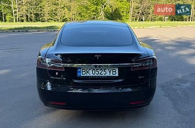 Лифтбек Tesla Model S 2018 в Клевани
