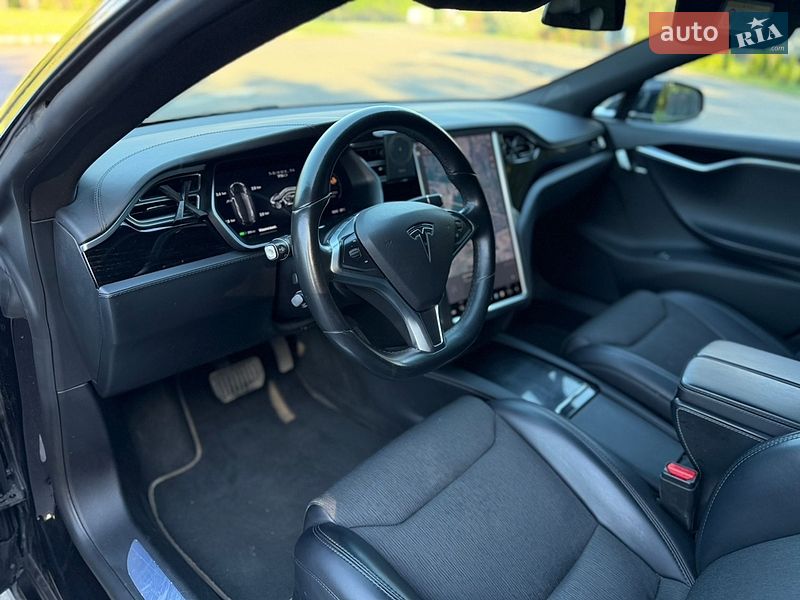 Лифтбек Tesla Model S 2018 в Клевани