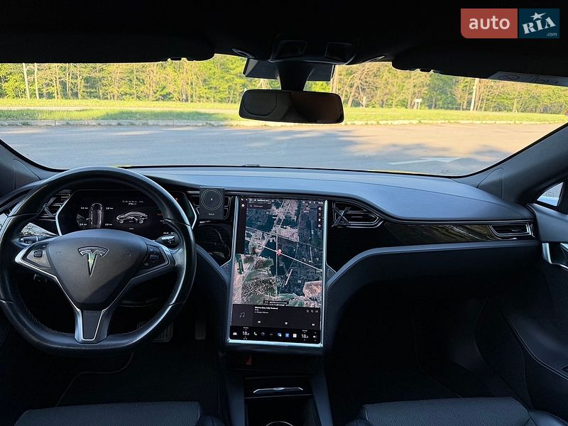 Лифтбек Tesla Model S 2018 в Клевани