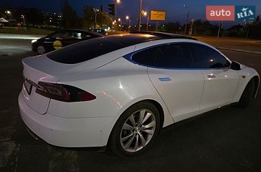 Ліфтбек Tesla Model S 2016 в Харкові