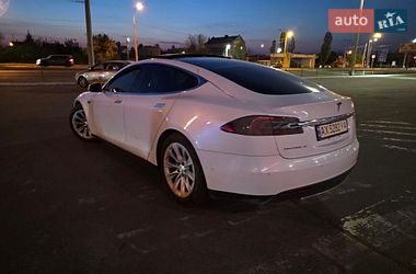 Ліфтбек Tesla Model S 2016 в Харкові