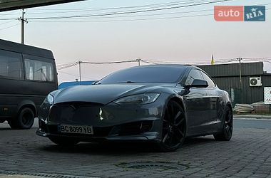 Лифтбек Tesla Model S 2013 в Львове