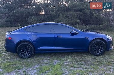 Ліфтбек Tesla Model S 2017 в Пирятині