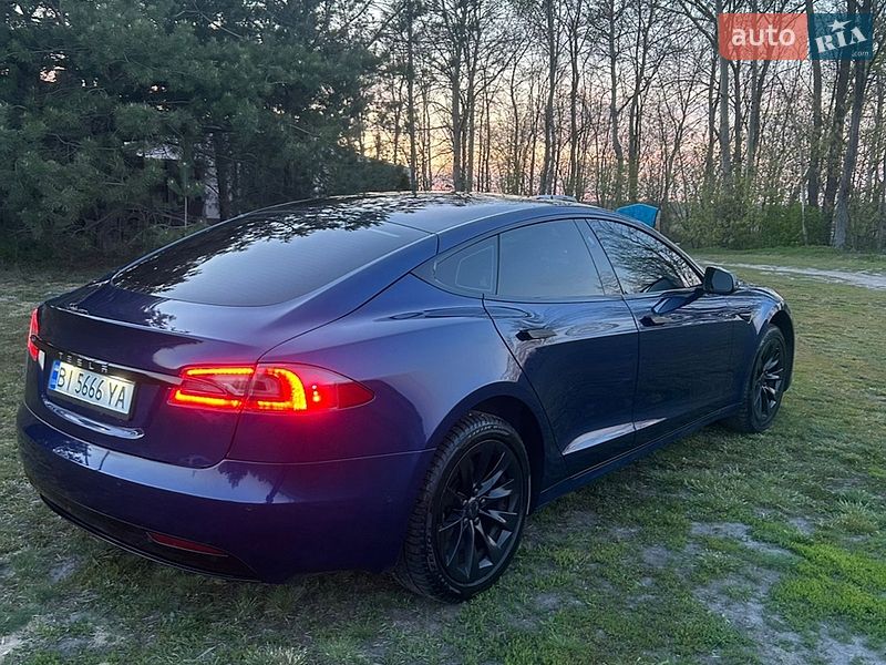 Ліфтбек Tesla Model S 2017 в Пирятині