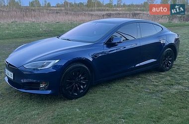 Ліфтбек Tesla Model S 2017 в Пирятині