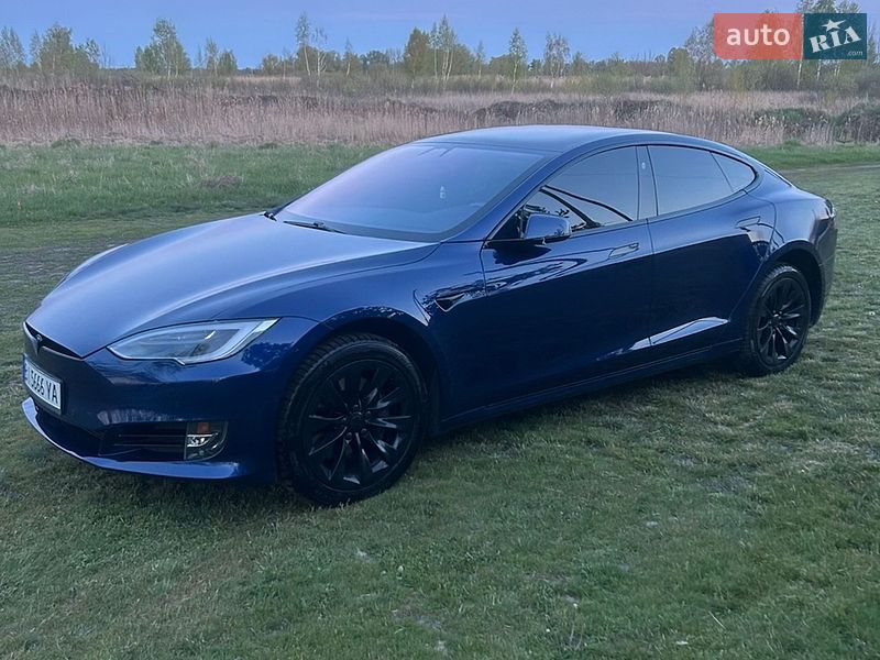 Ліфтбек Tesla Model S 2017 в Пирятині