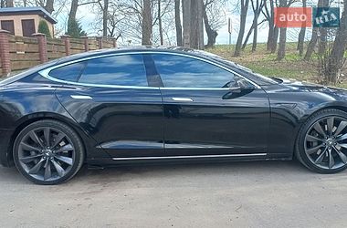Лифтбек Tesla Model S 2016 в Ивано-Франковске