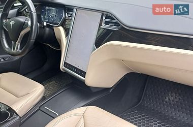 Лифтбек Tesla Model S 2016 в Ивано-Франковске