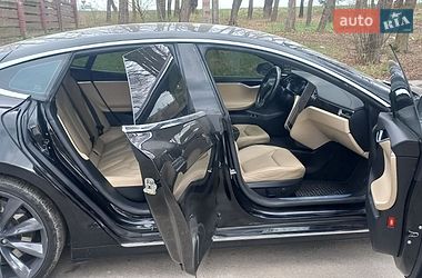 Лифтбек Tesla Model S 2016 в Ивано-Франковске