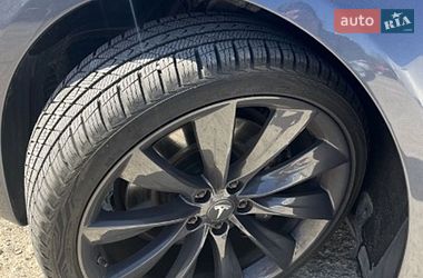 Ліфтбек Tesla Model S 2018 в Львові