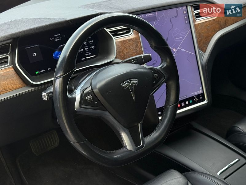 Ліфтбек Tesla Model S 2017 в Івано-Франківську