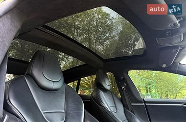 Ліфтбек Tesla Model S 2017 в Івано-Франківську