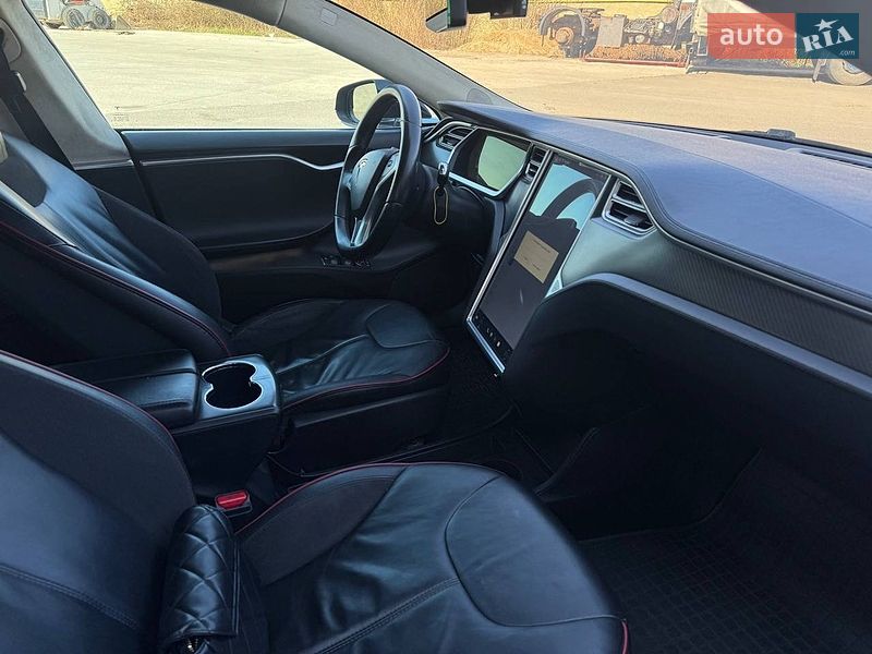 Ліфтбек Tesla Model S 2013 в Вінниці