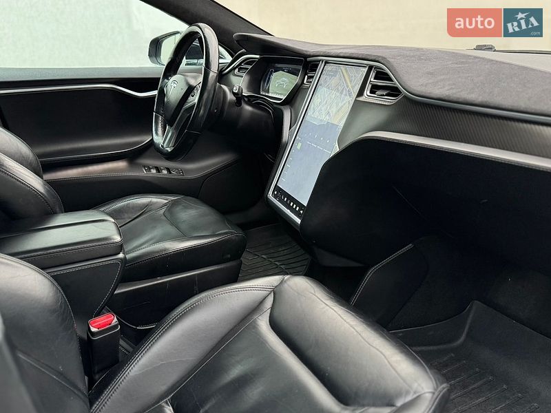 Ліфтбек Tesla Model S 2015 в Вінниці